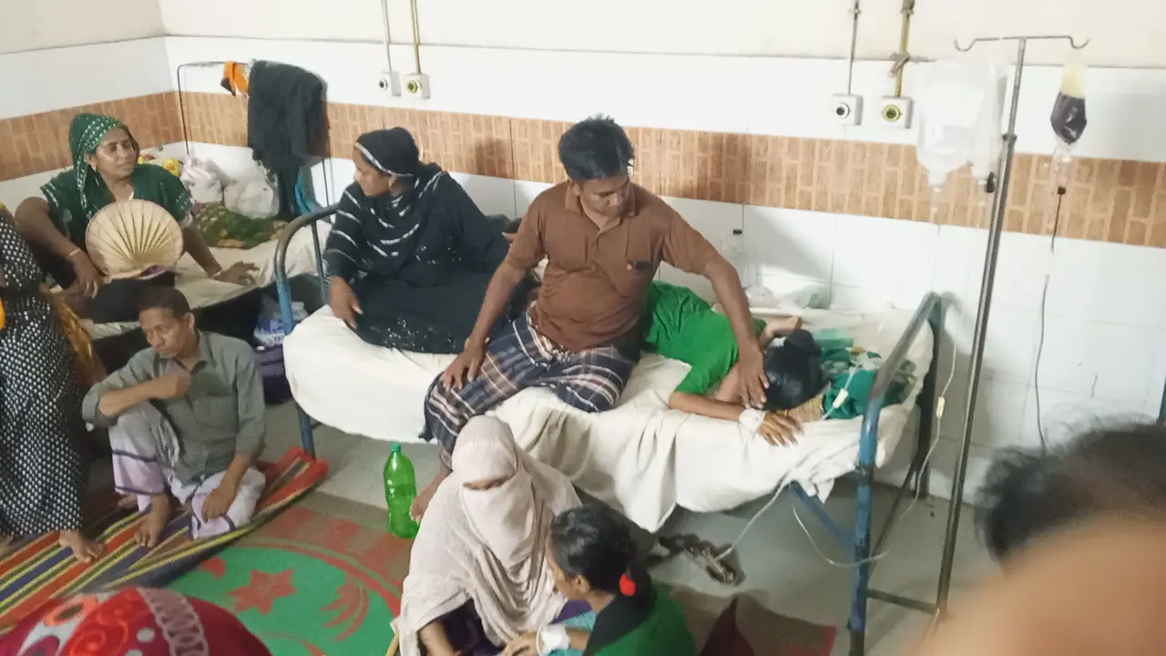 পরীক্ষা কেন্দ্রে যাওয়ার পথে ৫ শিক্ষার্থী অসুস্থ হয়ে হাসপাতালে