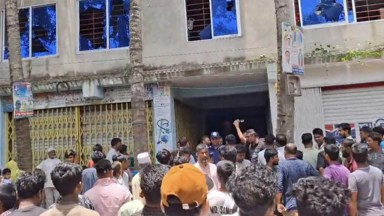 মুরাদনগরে একই পরিবারের ৩ জনকে পিটিয়ে হত্যা