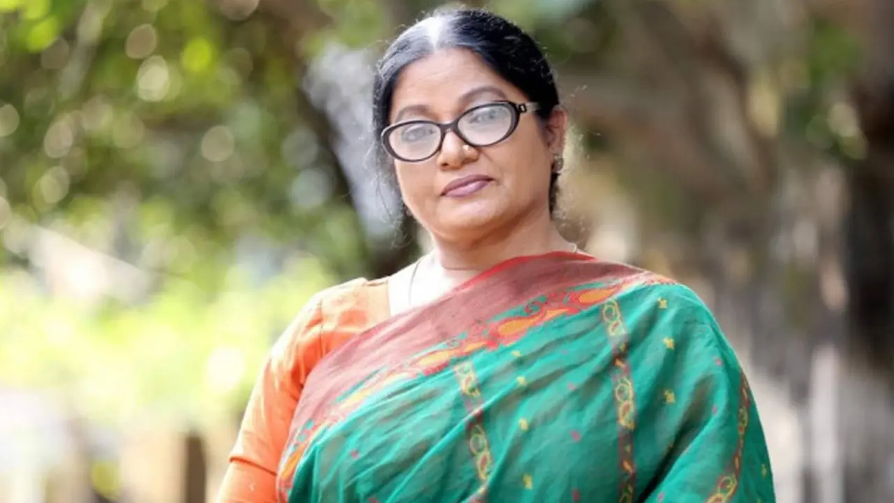 পাওনা টাকা নিয়ে আক্ষেপ ডলি জহুরের