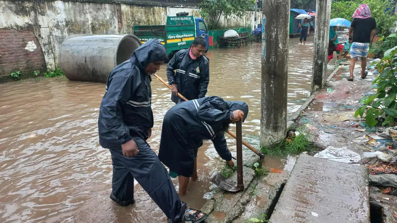 জলাবদ্ধতা নিরসনে ওয়ার্ডভিত্তিক ইমারজেন্সি রেসপন্স টিম গঠন দক্ষিণ সিটির