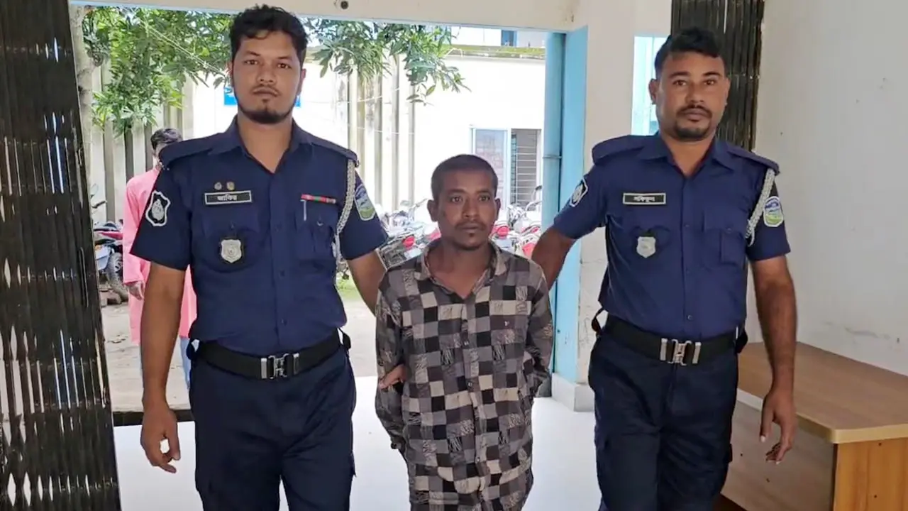 বাংলাদেশে অনুপ্রবেশের দায়ে ভারতীয় নাগরিক আটক