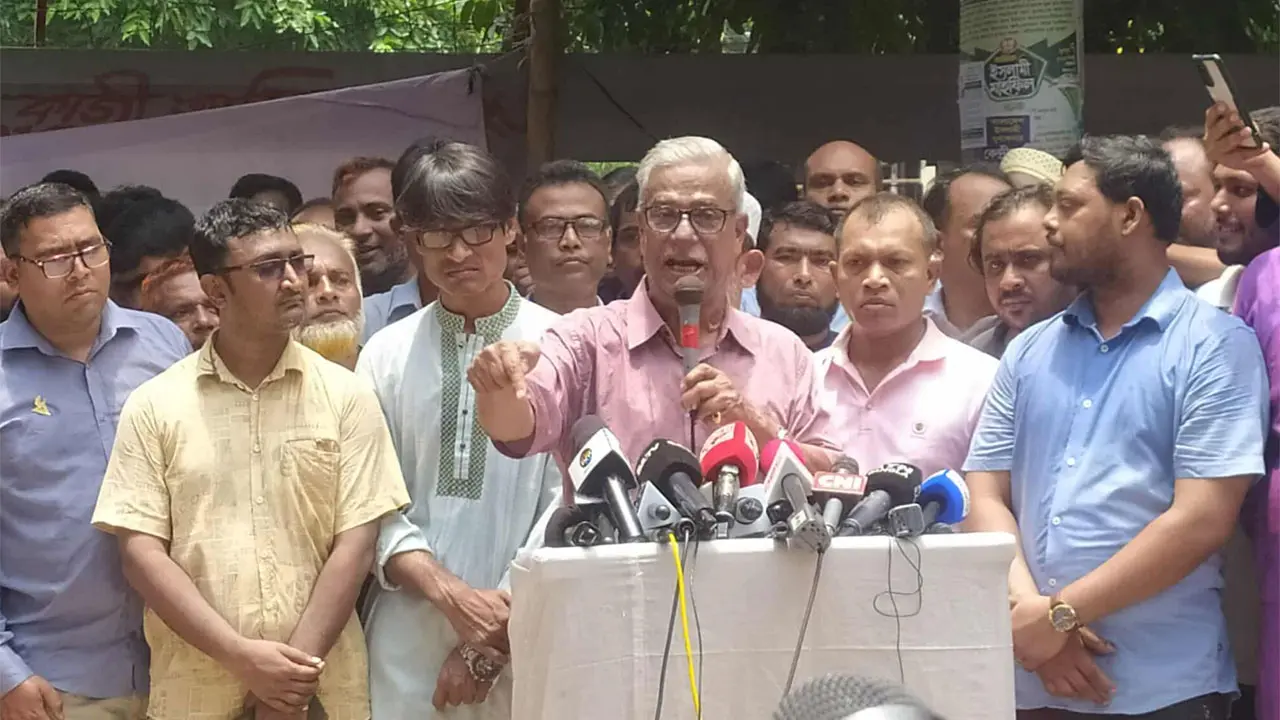 সব ষড়যন্ত্র রুখে দেওয়ার সাহস বিএনপির আছে : ফারুক