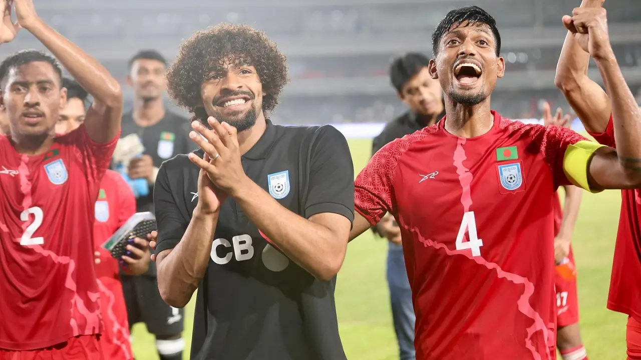 বাংলাদেশে পাওয়া ভালোবাসার কথা যেভাবে লেস্টারে জানালেন হামজা