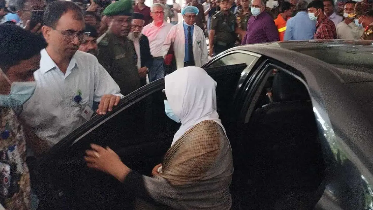 বিমান দুর্ঘটনায় আহতদের দেখতে বার্নে স্বাস্থ্য উপদেষ্টা