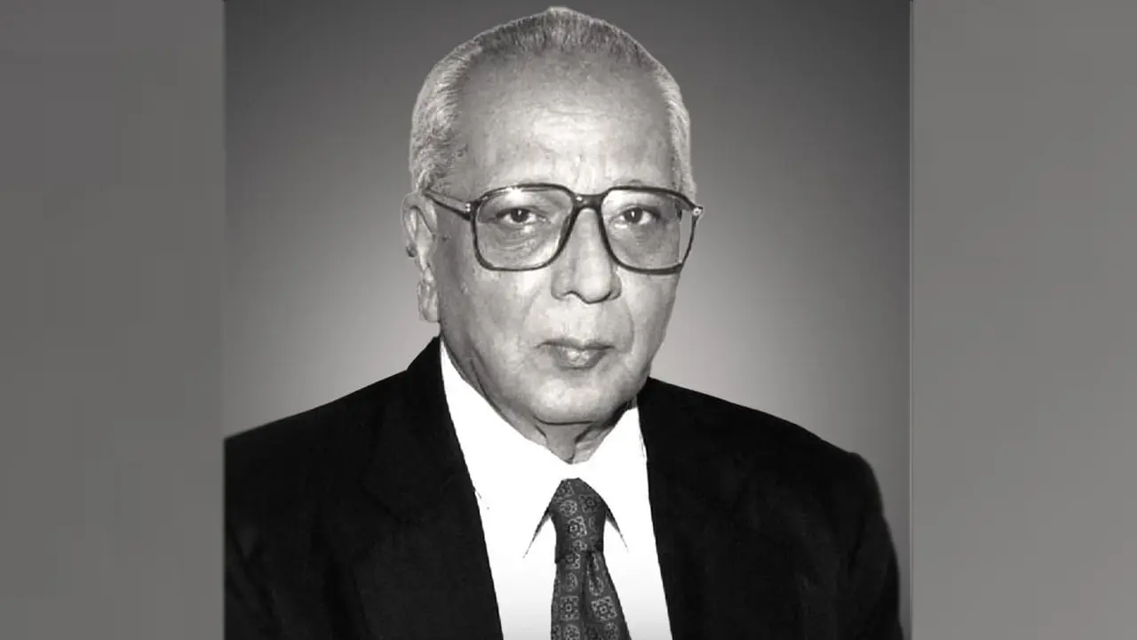 প্রখ্যাত আইনজীবী ব্যারিস্টার সৈয়দ ইশতিয়াক আহমেদের মৃত্যুবার্ষিকী আজ