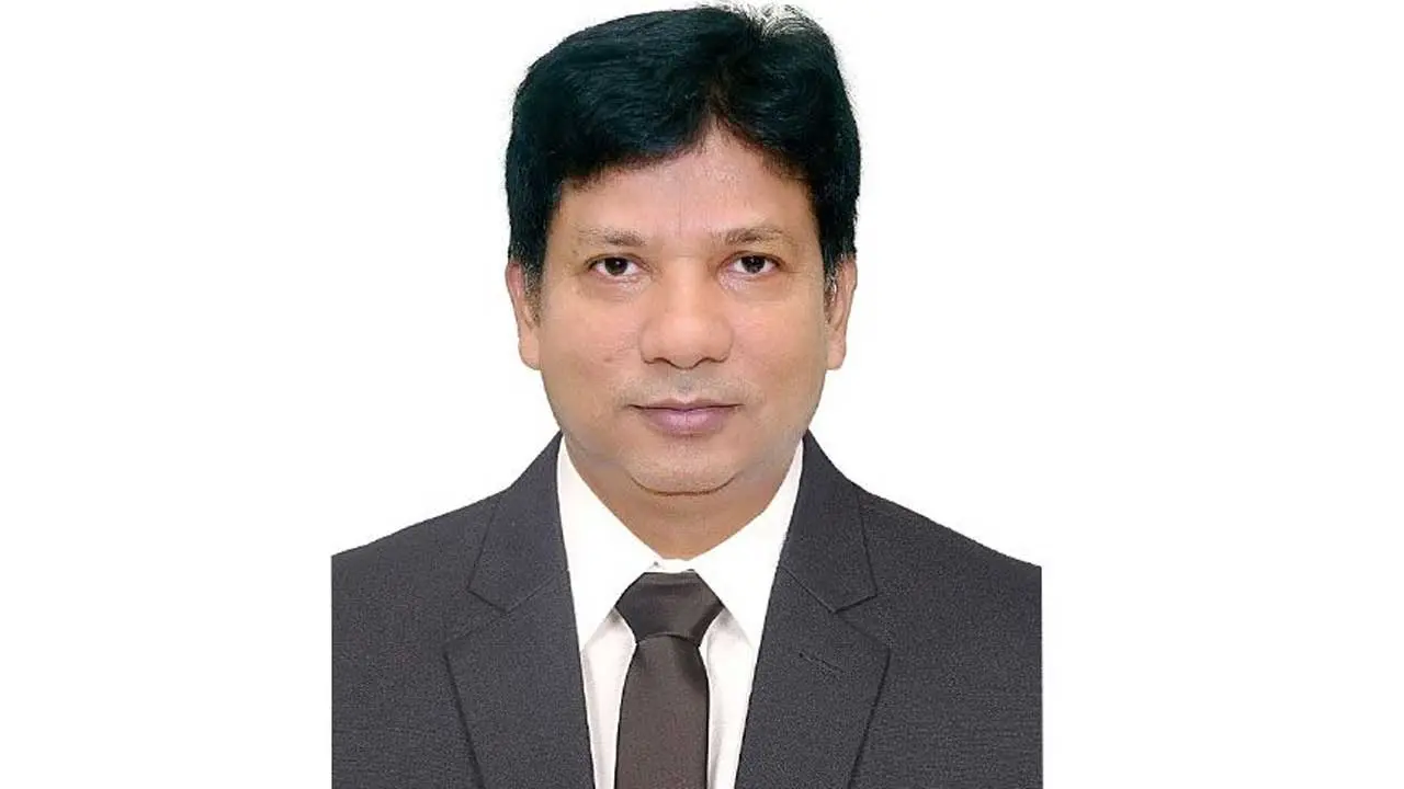 চট্টগ্রামের কাস্টমস কমিশনার জাকির বরখাস্ত