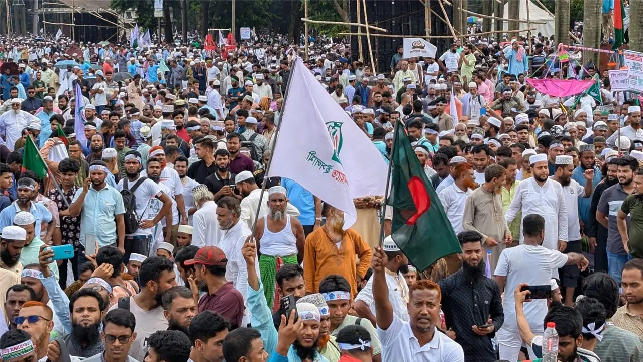 সমাবেশ শুরুর আগেই কানায় কানায় পূর্ণ সোহরাওয়ার্দী উদ্যান