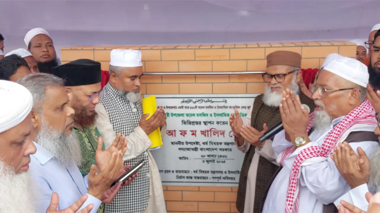 টাকা মেরে খাওয়ার জন্য আমরা ক্ষমতায় বসিনি : ধর্ম উপদেষ্টা