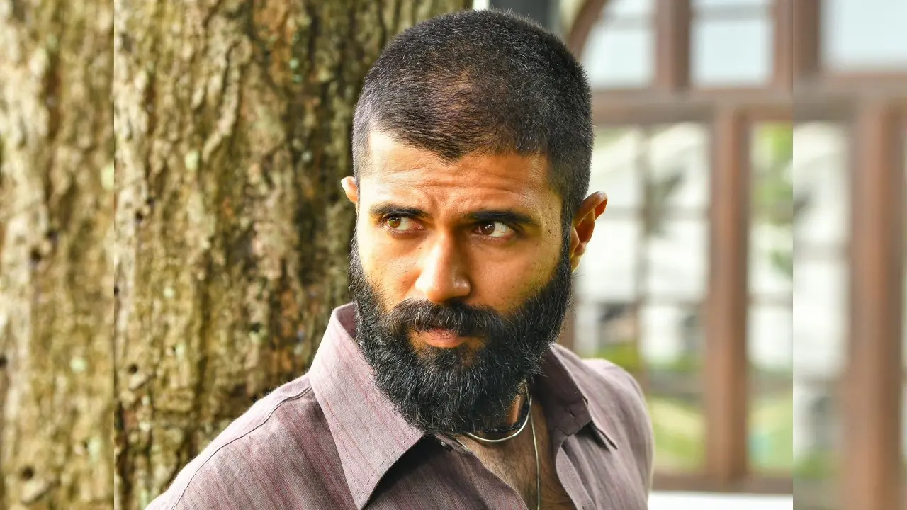 মুক্তির আগেই বক্স অফিসে ‘কিংডমে’র ঝড়