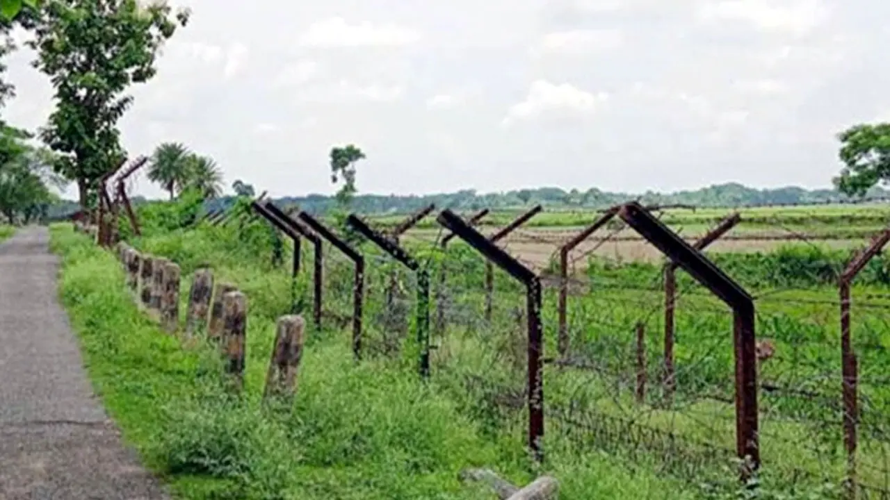 কুলাউড়া সীমান্ত থেকে ৩ বাংলাদেশিকে ধরে নিয়ে গেছে বিএসএফ