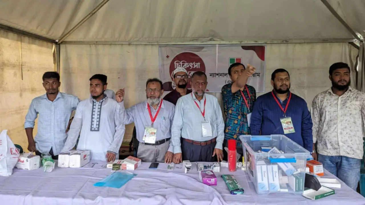 ১৫ স্পটে ফ্রি চিকিৎসা সেবা দিচ্ছে ন্যাশনাল ডক্টরস ফোরাম