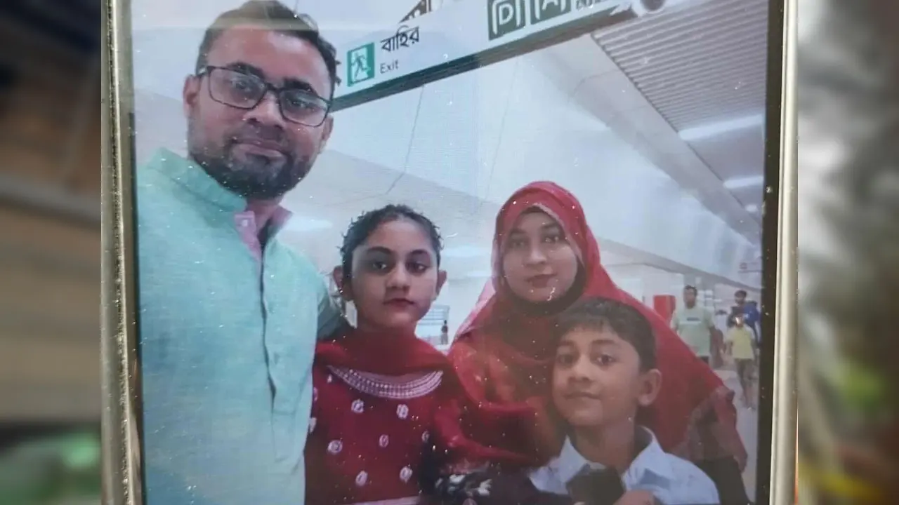মেয়ের জানাজায় বাবা-মা, ছেলে এখনো ভর্তি হাসপাতালে
