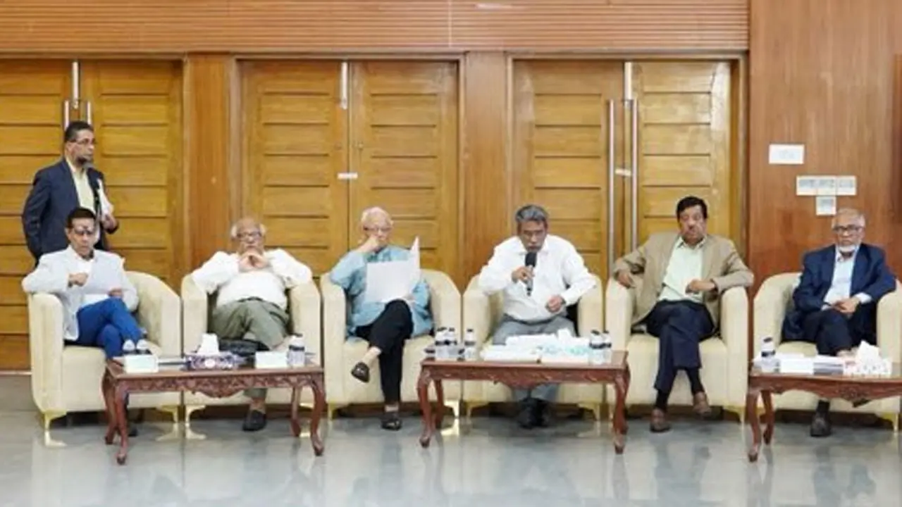 ৬২ প্রস্তাবে একমত রাজনৈতিক দলগুলো, দ্বিতীয় ধাপেও এগোচ্ছে ঐকমত্য কমিশন