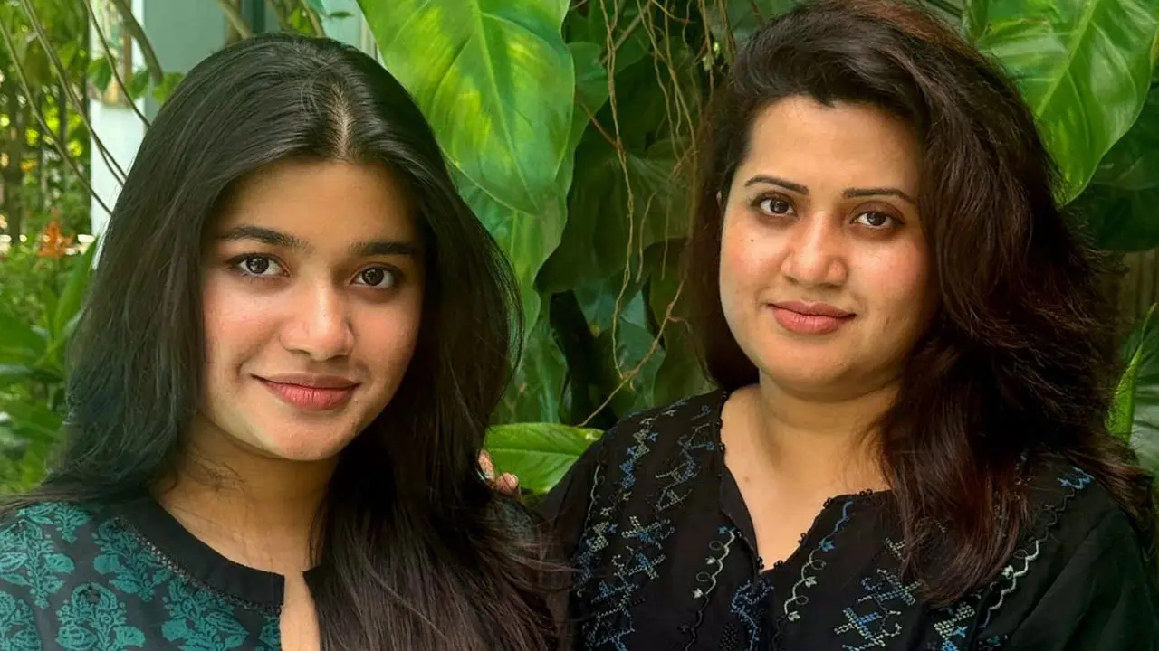 মেয়ের সঙ্গে প্রথমবারের মতো গাইলেন ন্যান্সি