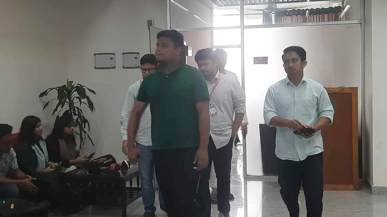 সিইসির সঙ্গে বৈঠকে পাটোয়ারী-হাসনাত-সারজিস