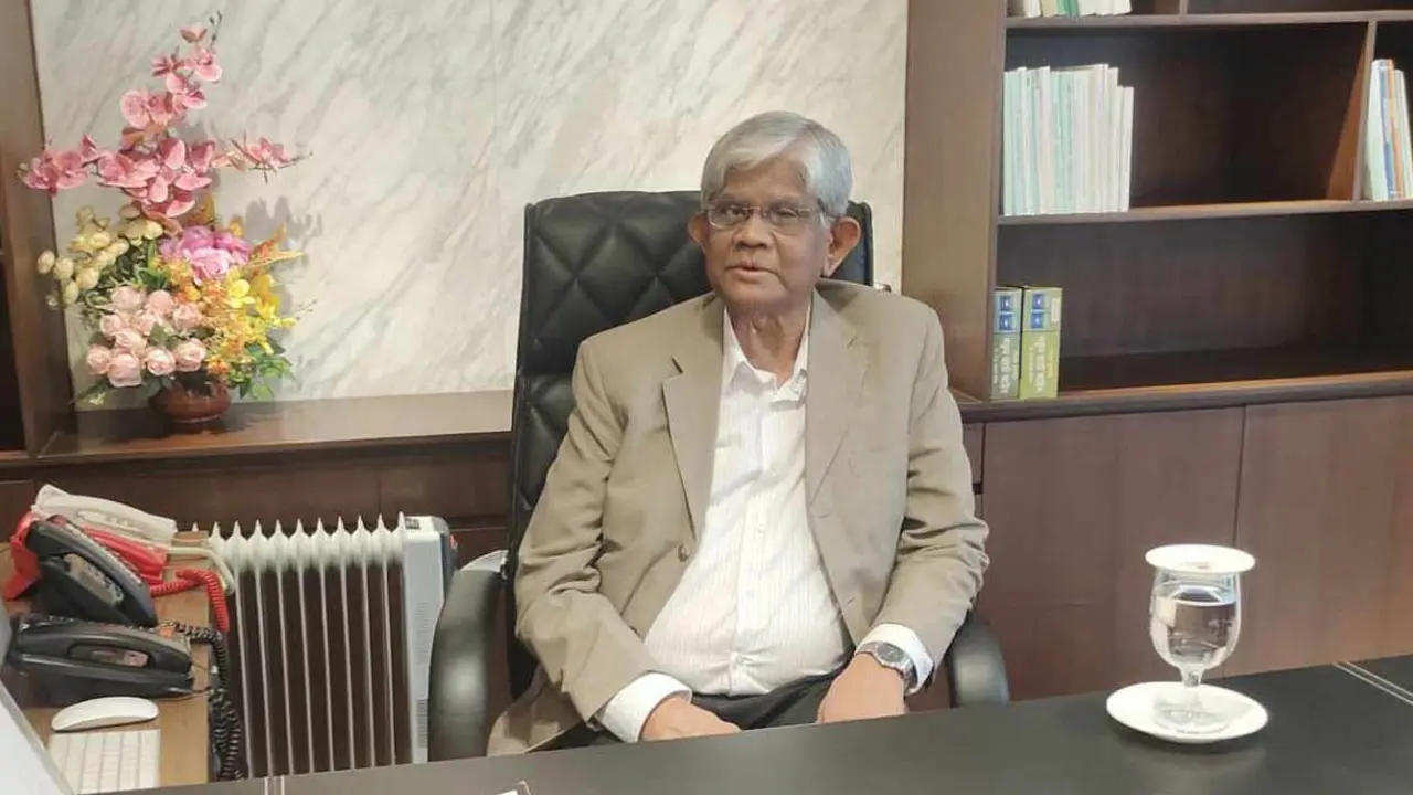 সরকারি জমি যারাই নিতে চাইবে অর্থ দিয়ে নিতে হবে : অর্থ উপদেষ্টা