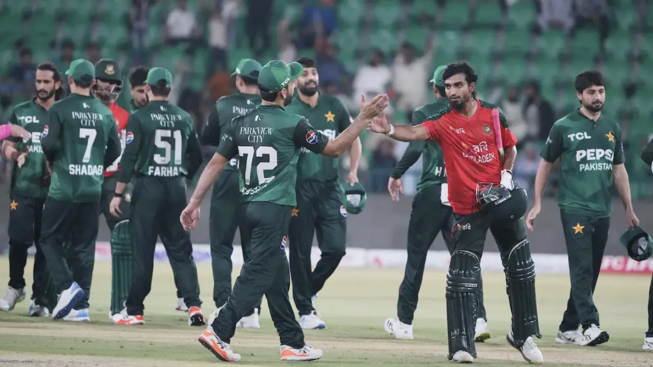 বাবর-শাহিনদের ছাড়াই বাংলাদেশ সিরিজের দল ঘোষণা পাকিস্তানের