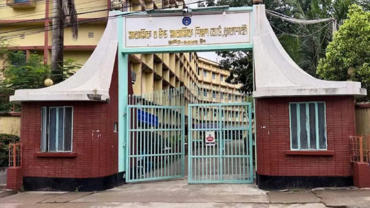 রাজশাহী শিক্ষাবোর্ডে এসএসসিতে সাত বছরের সর্বনিম্ন ফলাফল এবার