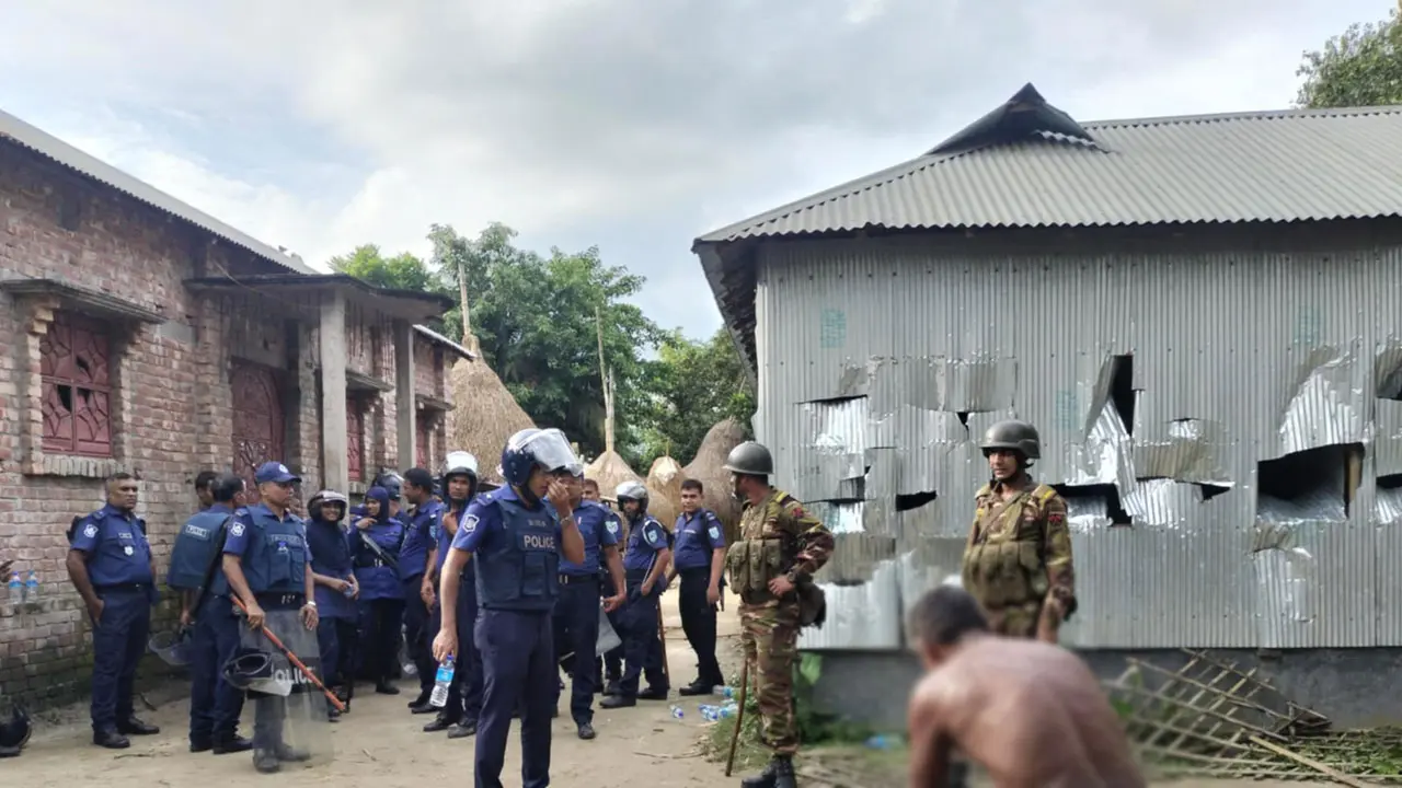 রংপুরে হিন্দু পাড়ায় হামলার ঘটনায় পুলিশ ও প্রশাসনের বক্তব্য