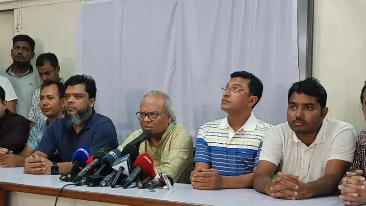 বোমাবাজি করে বিএনপিকে দমানো যাবে না : রিজভী