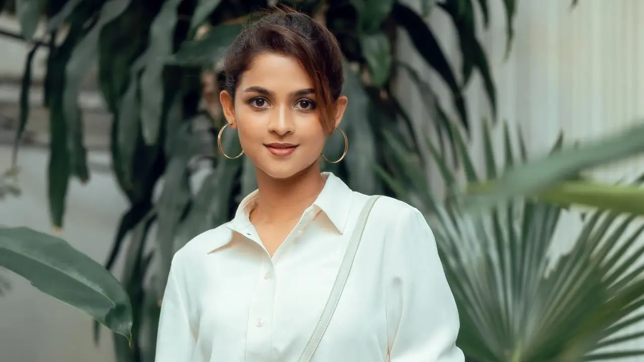 মেকআপ না করলে বেশি খুশি হই : সাদিয়া আয়মান