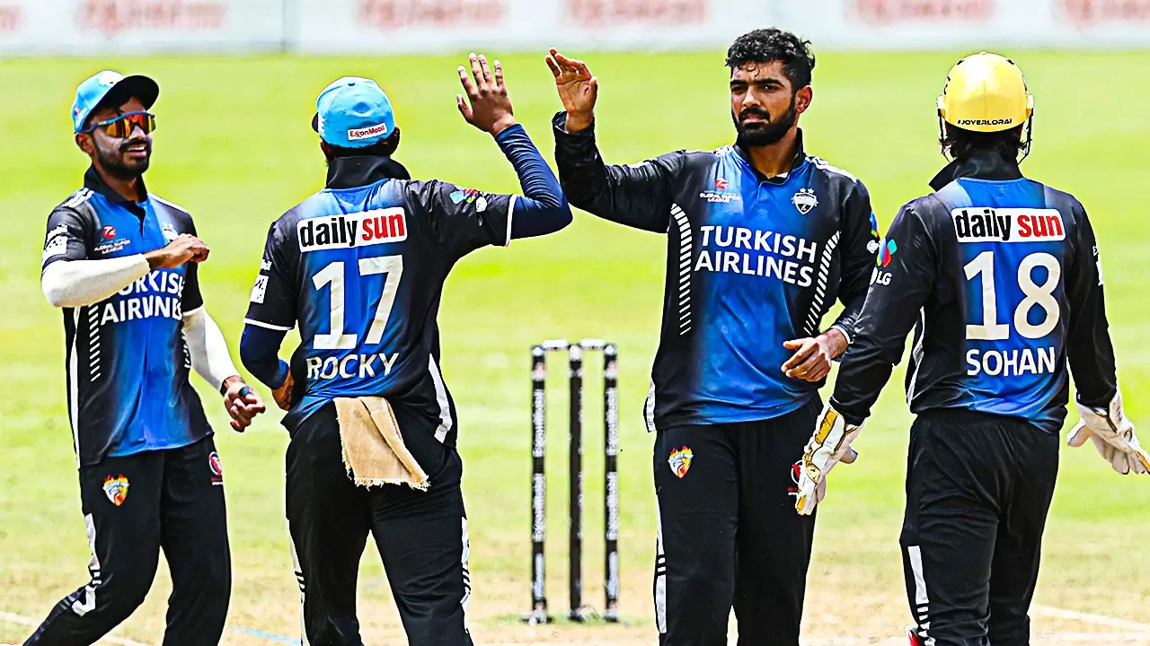 সাকিবদের হারিয়ে টানা দ্বিতীয়বার ফাইনালে রংপুর রাইডার্স