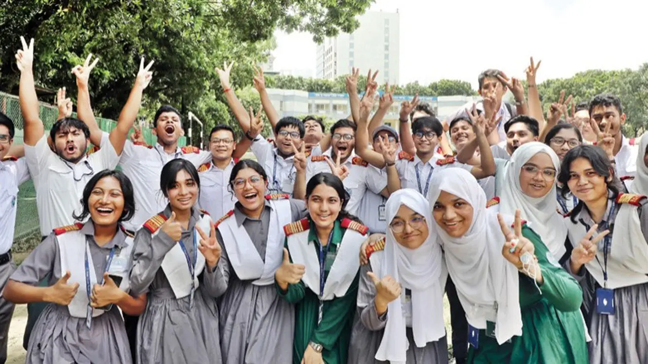৯৮৪ প্রতিষ্ঠানে শতভাগ পাস