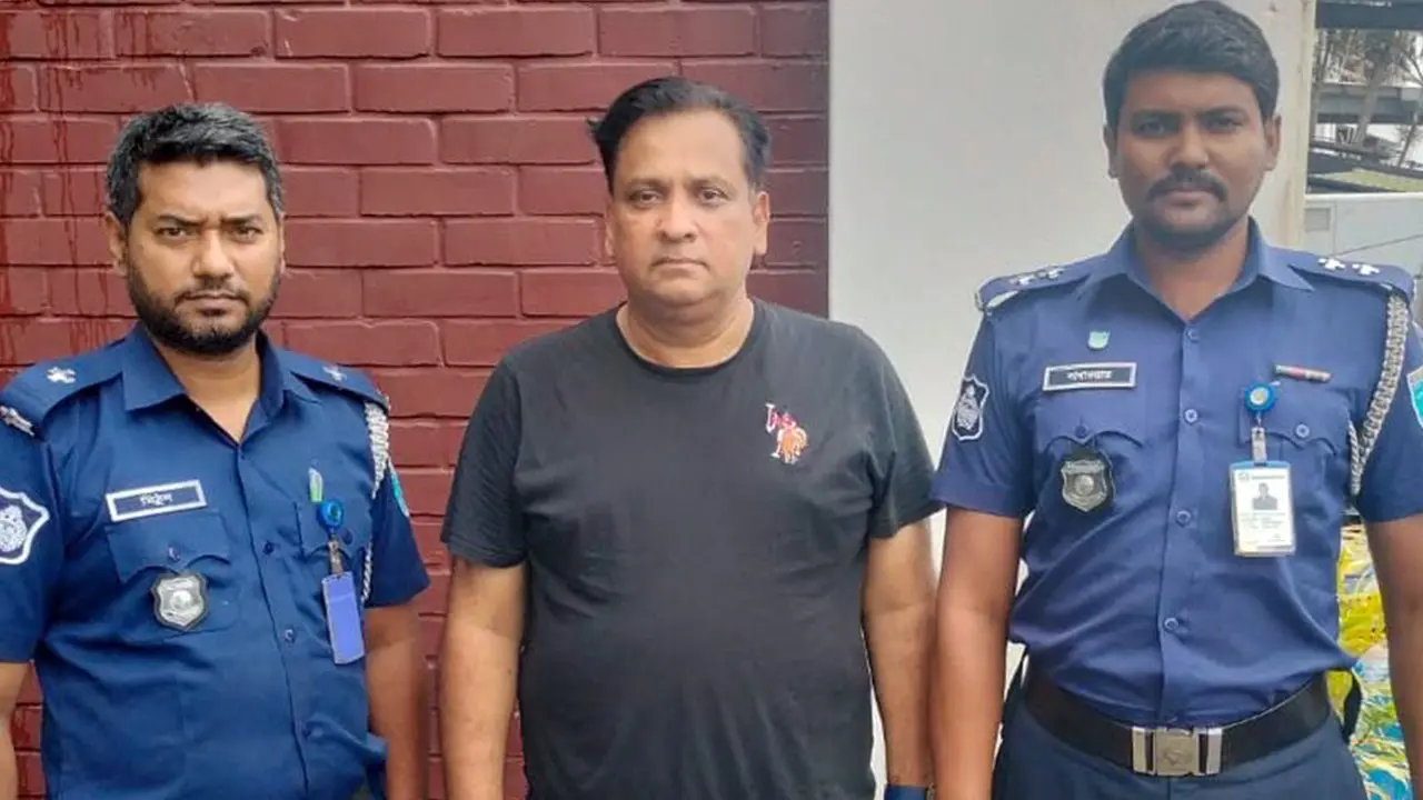 যুক্তরাষ্ট্রফেরত আ.লীগ নেতা বিমানবন্দরে গ্রেপ্তার