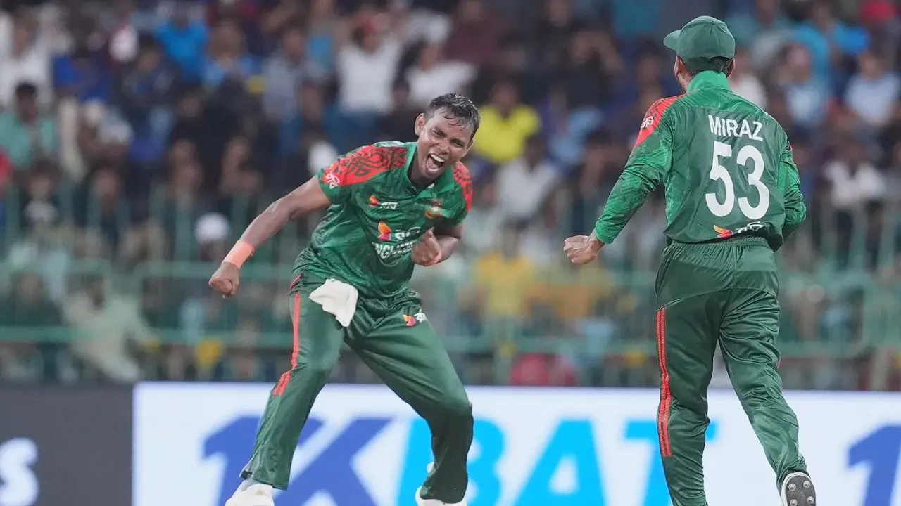 ২ ওভারে ২২ রান, যে মন্ত্রে পরবর্তী ১৭ রানে ৫ শিকার তানভীরের