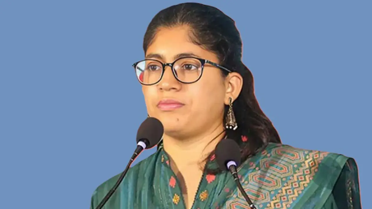 ডাকসুতে স্বতন্ত্র প্যানেল দিচ্ছেন উমামা