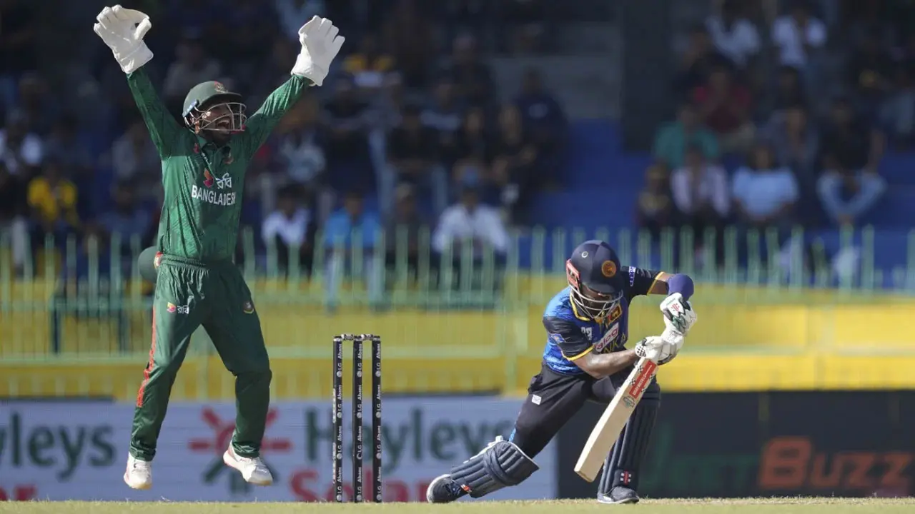 তাসকিন-সাকিবদের দুর্দান্ত বোলিংয়ে আড়াইশর আগেই অলআউট শ্রীলঙ্কা
