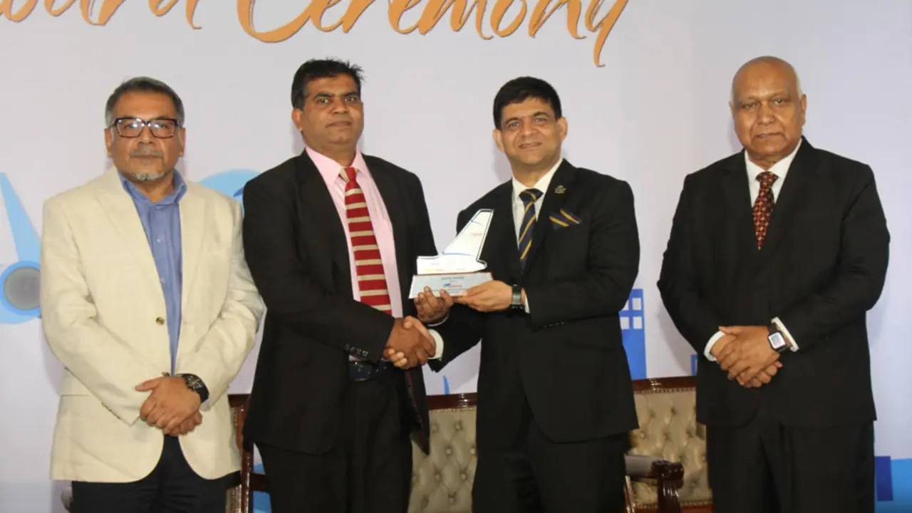 হ্যাটট্রিক স্বীকৃতি অর্জন করলো ইউএস-বাংলা এয়ারলাইন্স