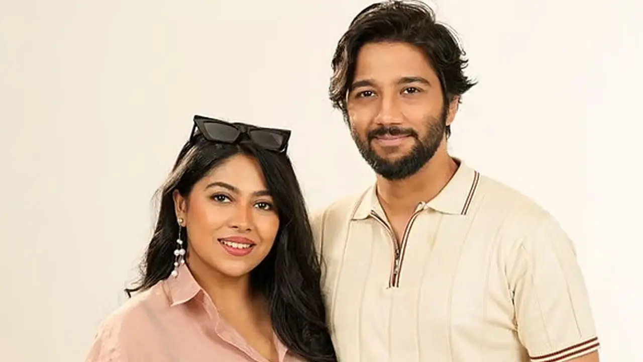 দুই সংগীত তারকাকে নিয়ে সিনেমা