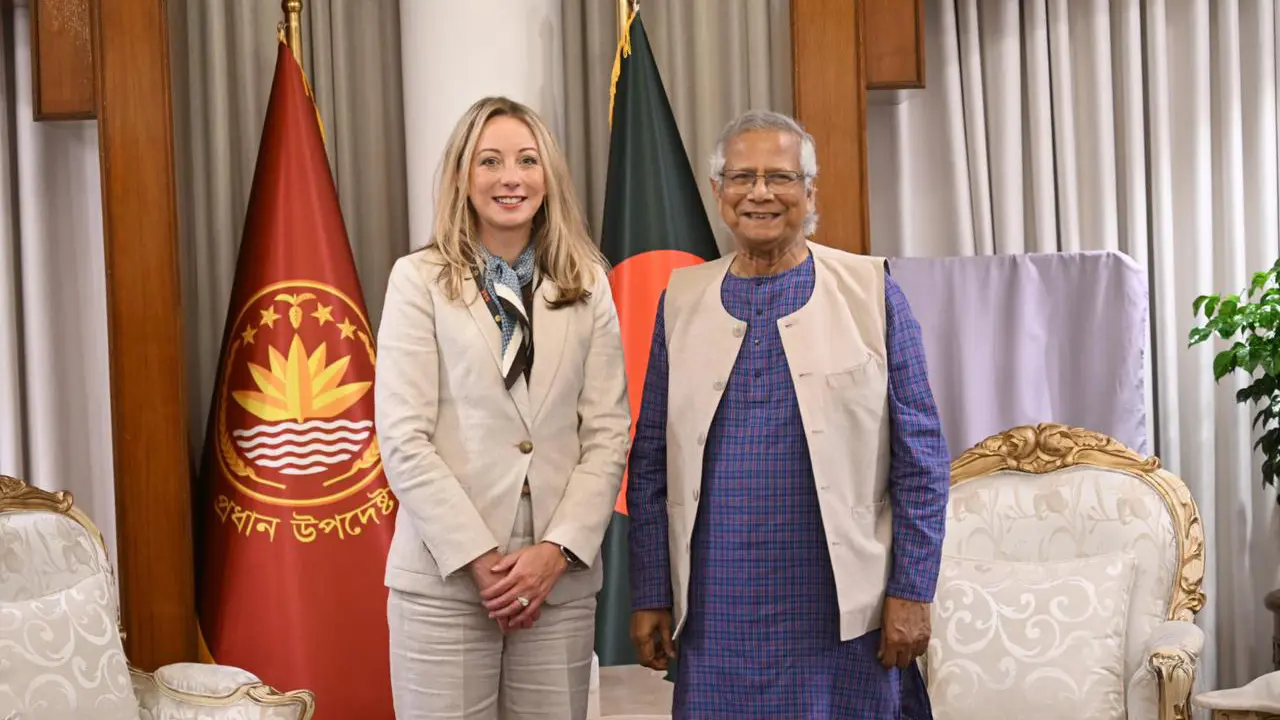 বাংলাদেশে স্টারলিংক কার্যক্রমে দক্ষতার প্রশংসা করেছেন লরেন ড্রেয়ার