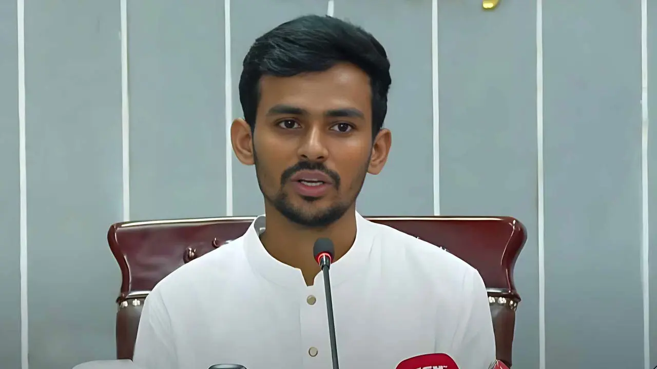 ঈদের তৃতীয় দিনও চলবে পরিচ্ছন্নতা কার্যক্রম : উপদেষ্টা আসিফ মাহমুদ