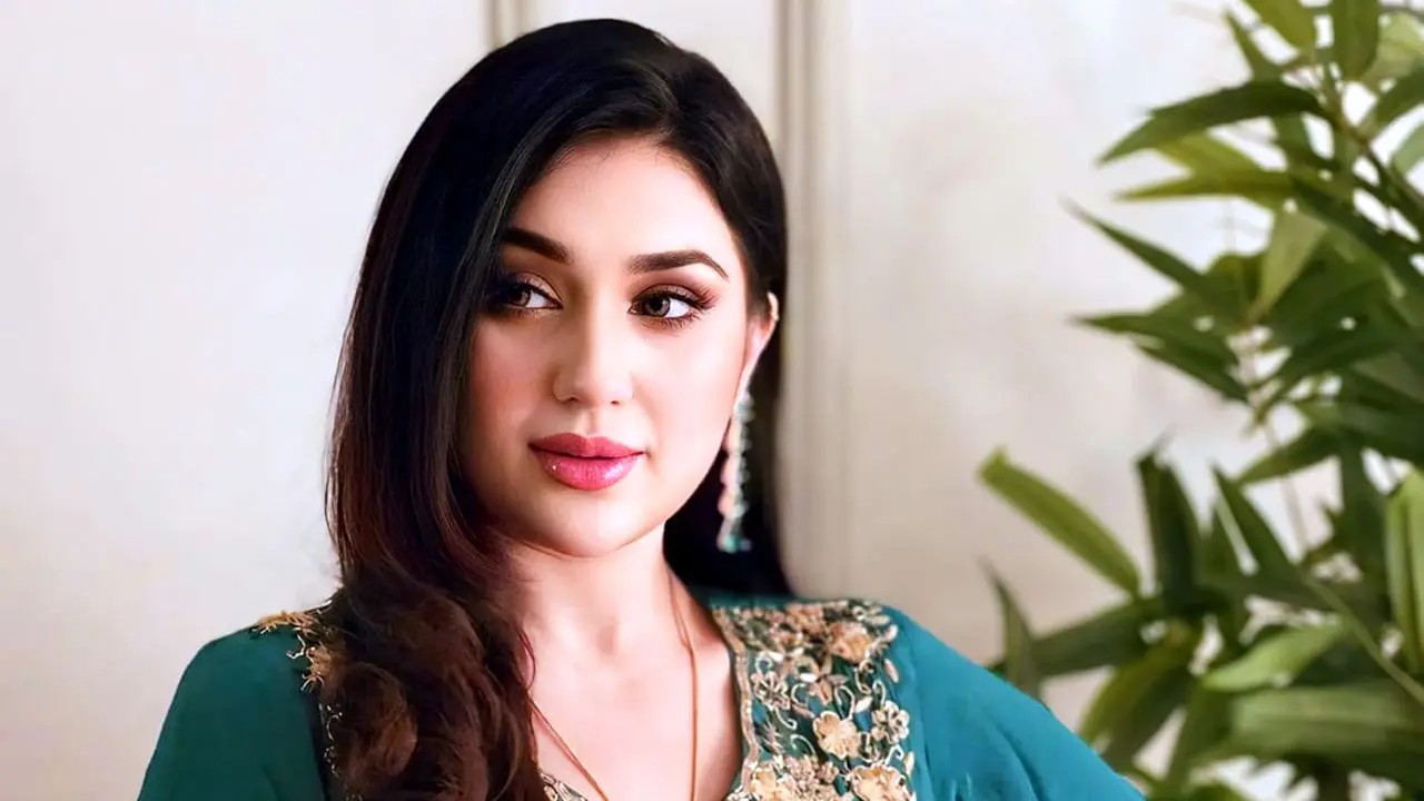 স্পেশাল মানুষের জন্য কোরবানির মাংস রান্না করলেন অপু বিশ্বাস