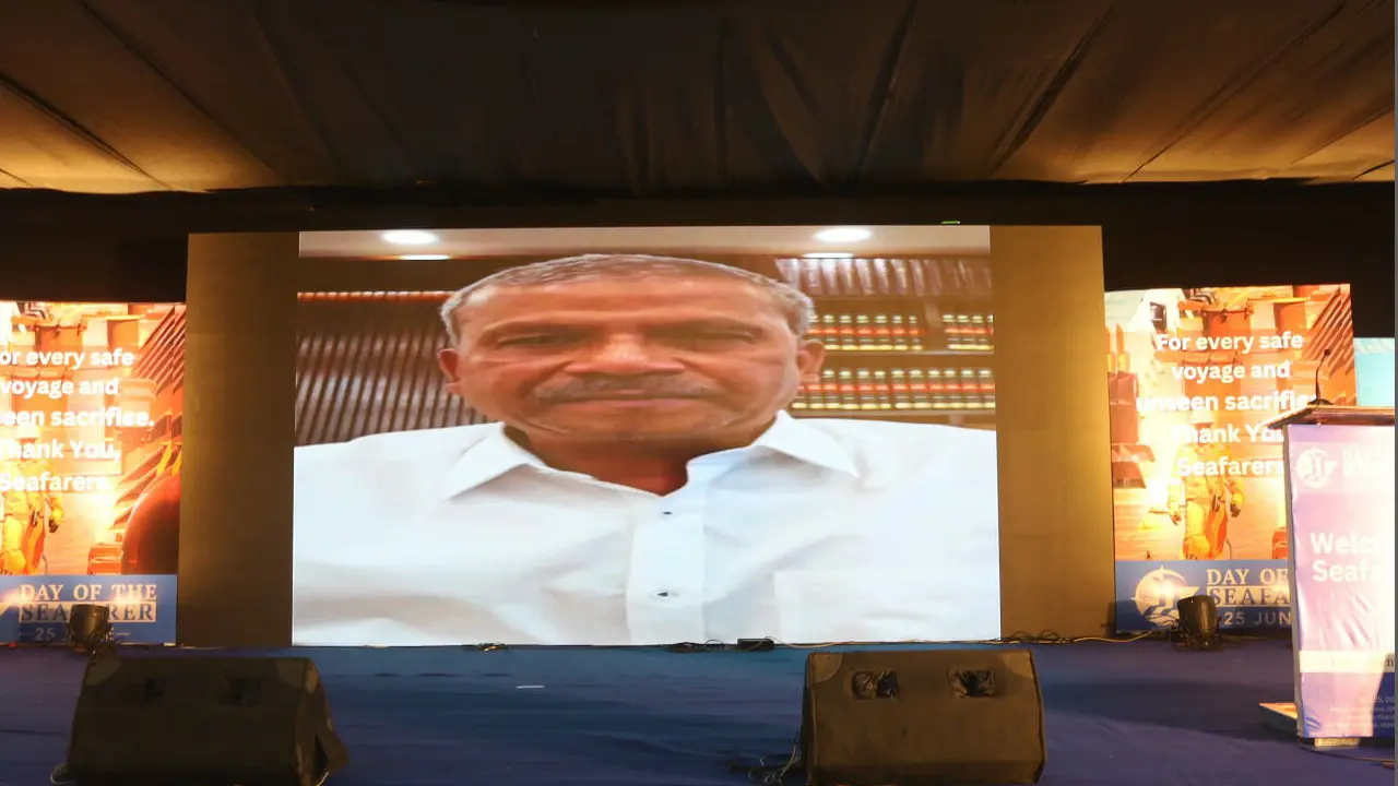 নাবিকদের নিরাপদ কর্মপরিবেশ নিশ্চিতে সরকার বদ্ধপরিকর : আসিফ নজরুল