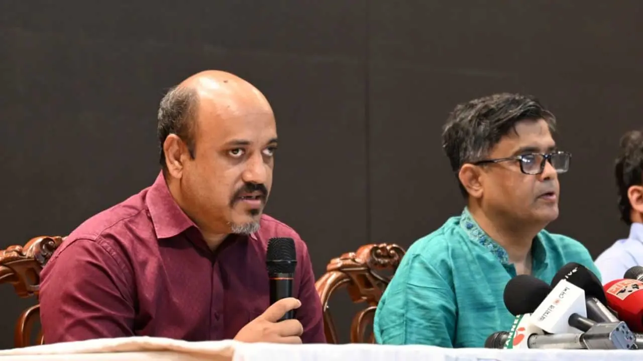 ভুল সংবাদ পরিবেশন করলে ব্যবস্থা : আজাদ মজুমদার