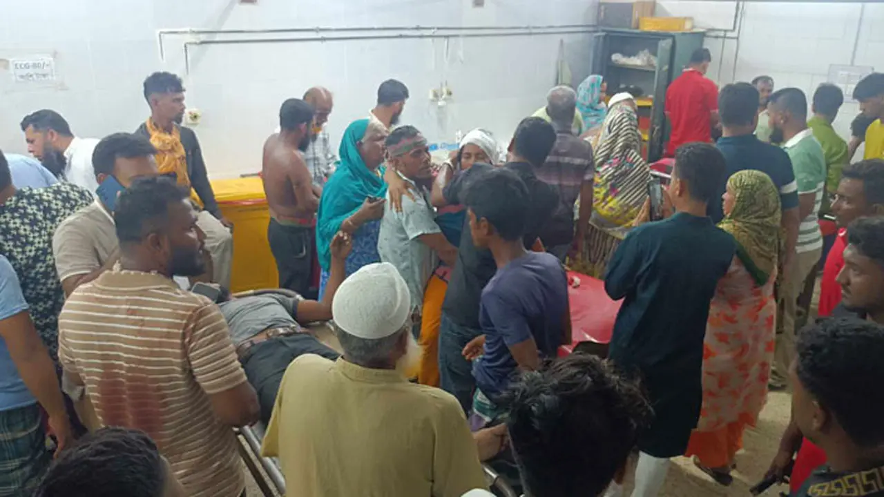 মোল্লাহাটে জমি নিয়ে বিরোধে রক্তক্ষয়ী সংঘর্ষ, নিহত ১