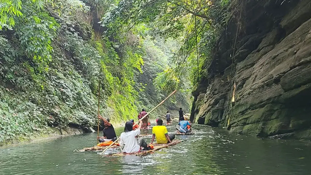 বান্দরবানে পর্যটক ভ্রমণে বাধা নেই