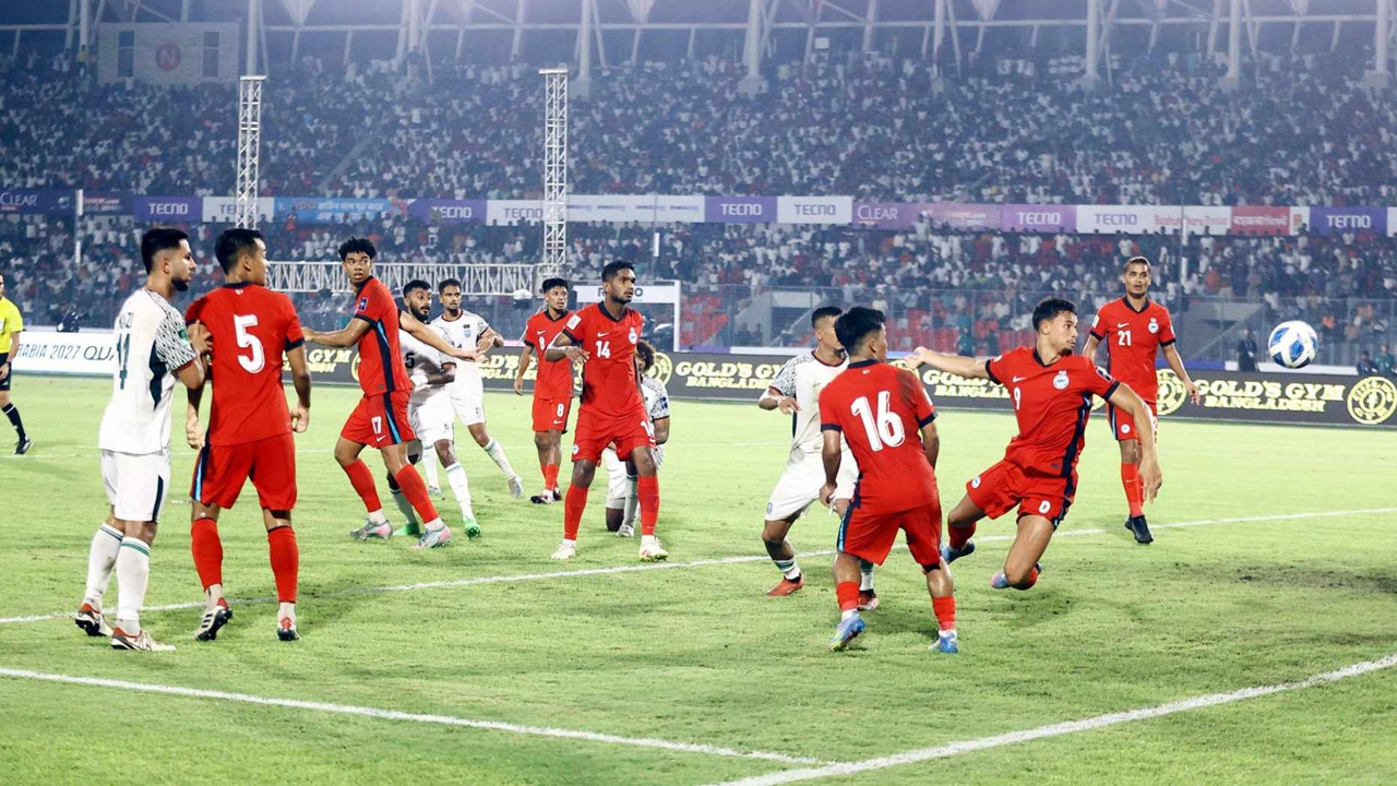 দারুণ লড়েও সিঙ্গাপুরের কাছে হারল হামজা-সামিতের বাংলাদেশ