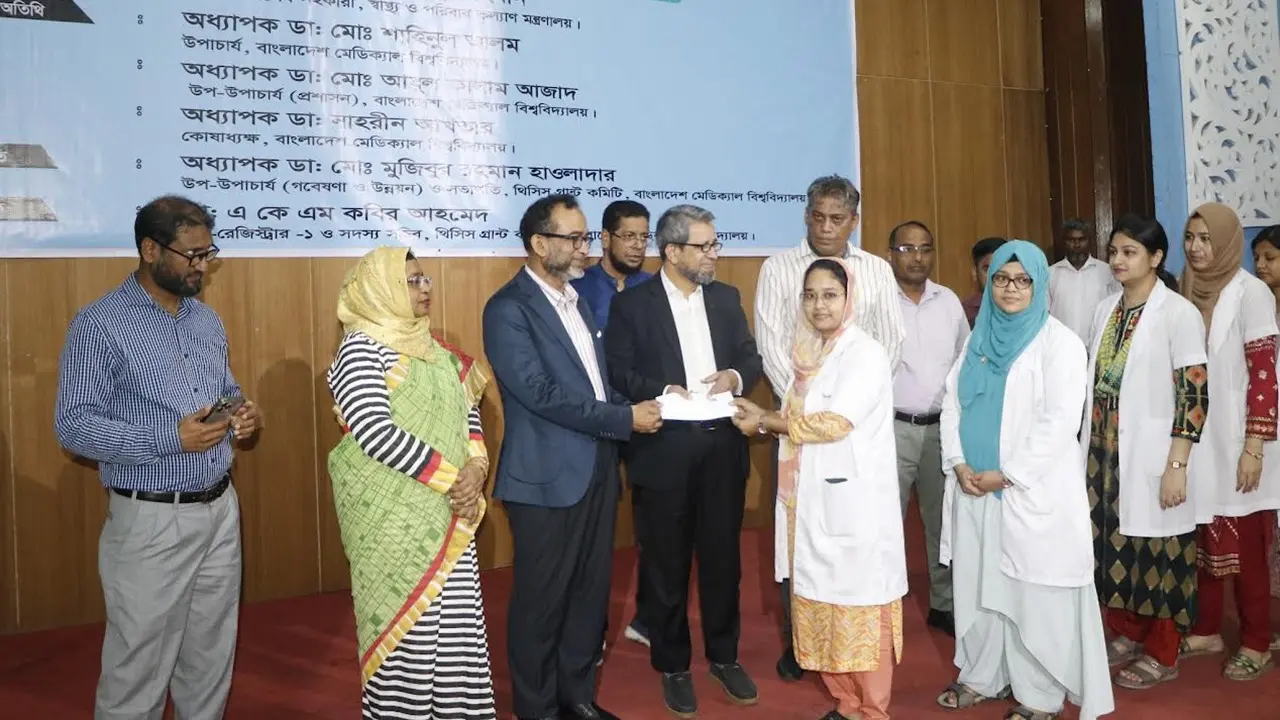 থিসিস যেন মানুষের কাজে আসে: দেশের কল্যাণে গবেষণার আহ্বান বিএমইউ ভিসির
