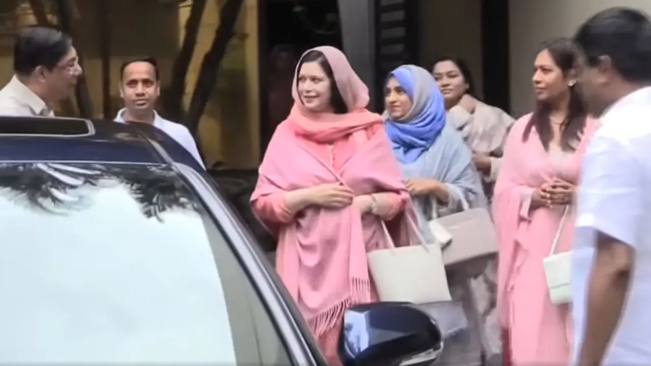 লন্ডন ফিরছেন জোবাইদা রহমান