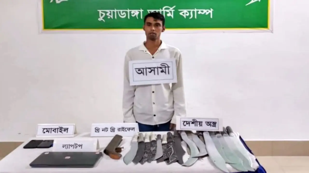 চুয়াডাঙ্গা জেলা ছাত্রদল নেতা অস্ত্রসহ গ্রেপ্তার