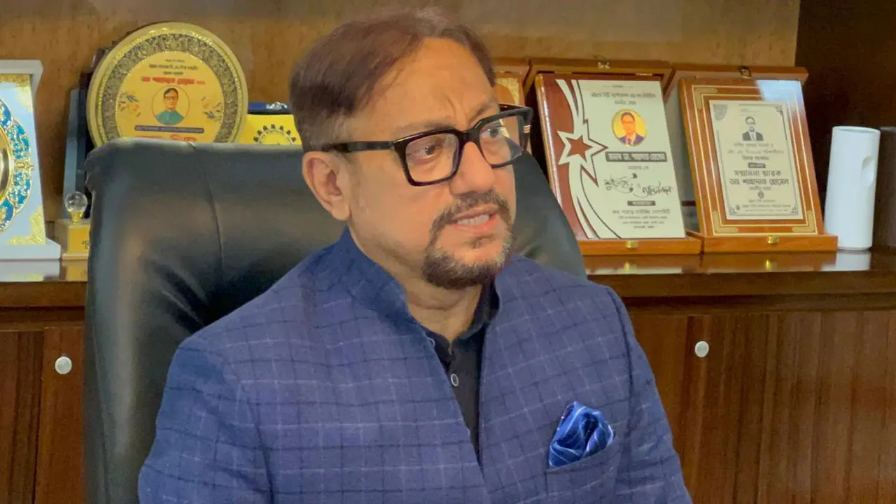 সচেতন না হলে করোনা ও মশা বিপদের কারণ হবে : চসিক মেয়র