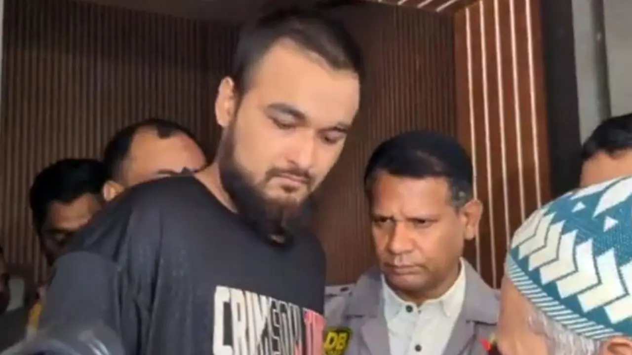 সেই ছাত্রীকে বিয়ে করলেন গায়ক নোবেল