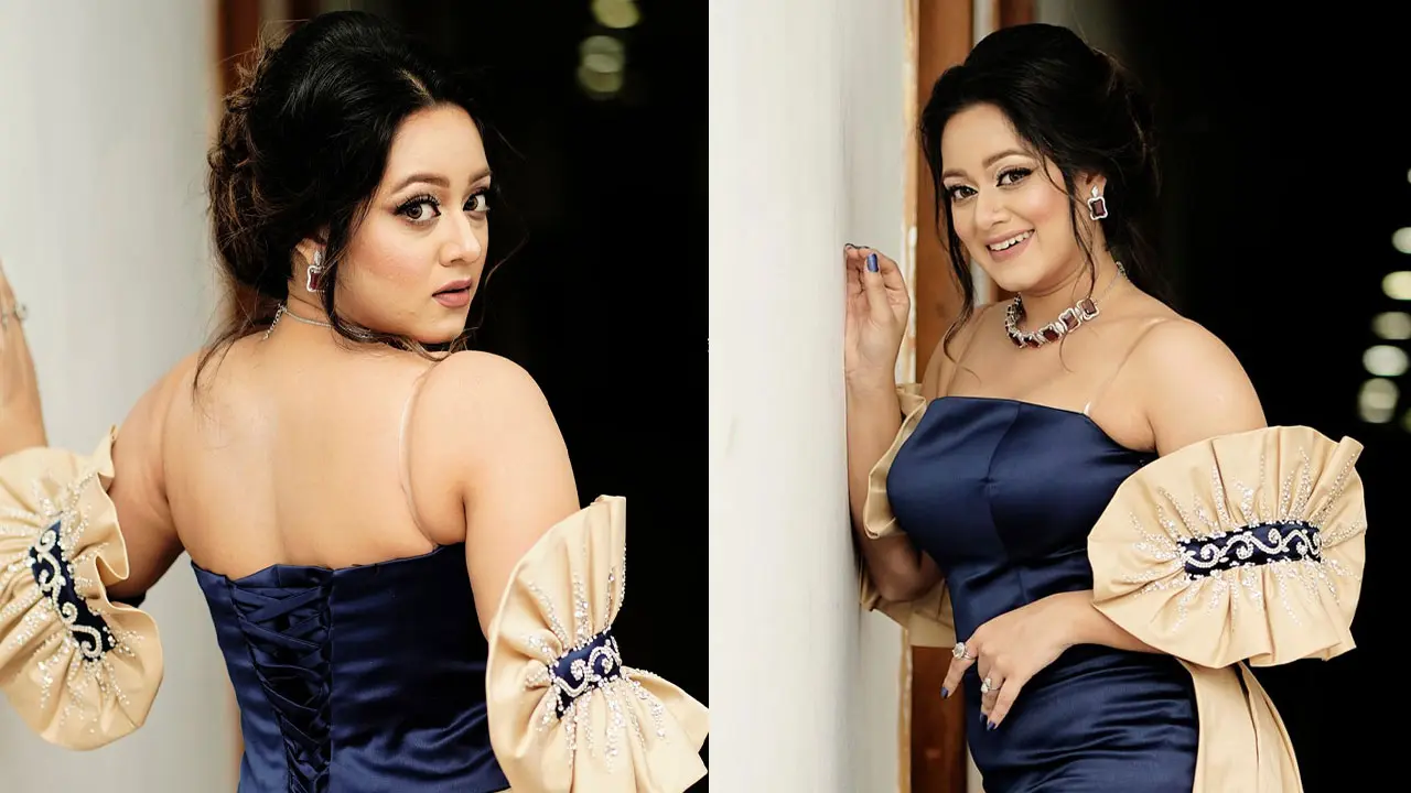 নীল-সোনালী গাউনে মোহনীয় দীঘি, মুগ্ধ ভক্তরা