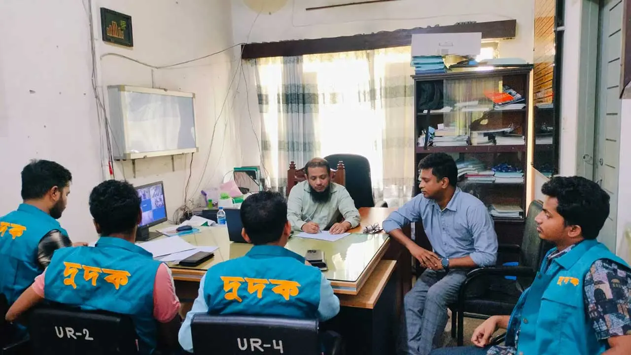 রুইয়ের বদলে রোগীদের পাঙ্গাস মাছ দেওয়া হচ্ছে, সেটাও পরিমাণের অর্ধেক