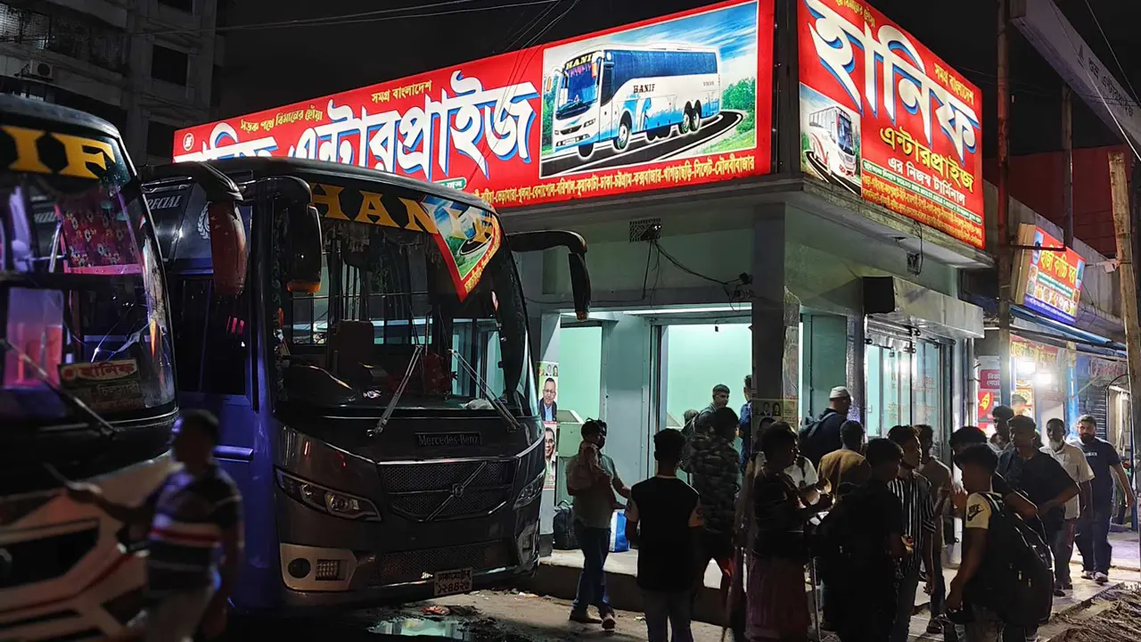আনন্দের ঈদযাত্রায় রাজধানী ছাড়তে যানজটে ভোগান্তি