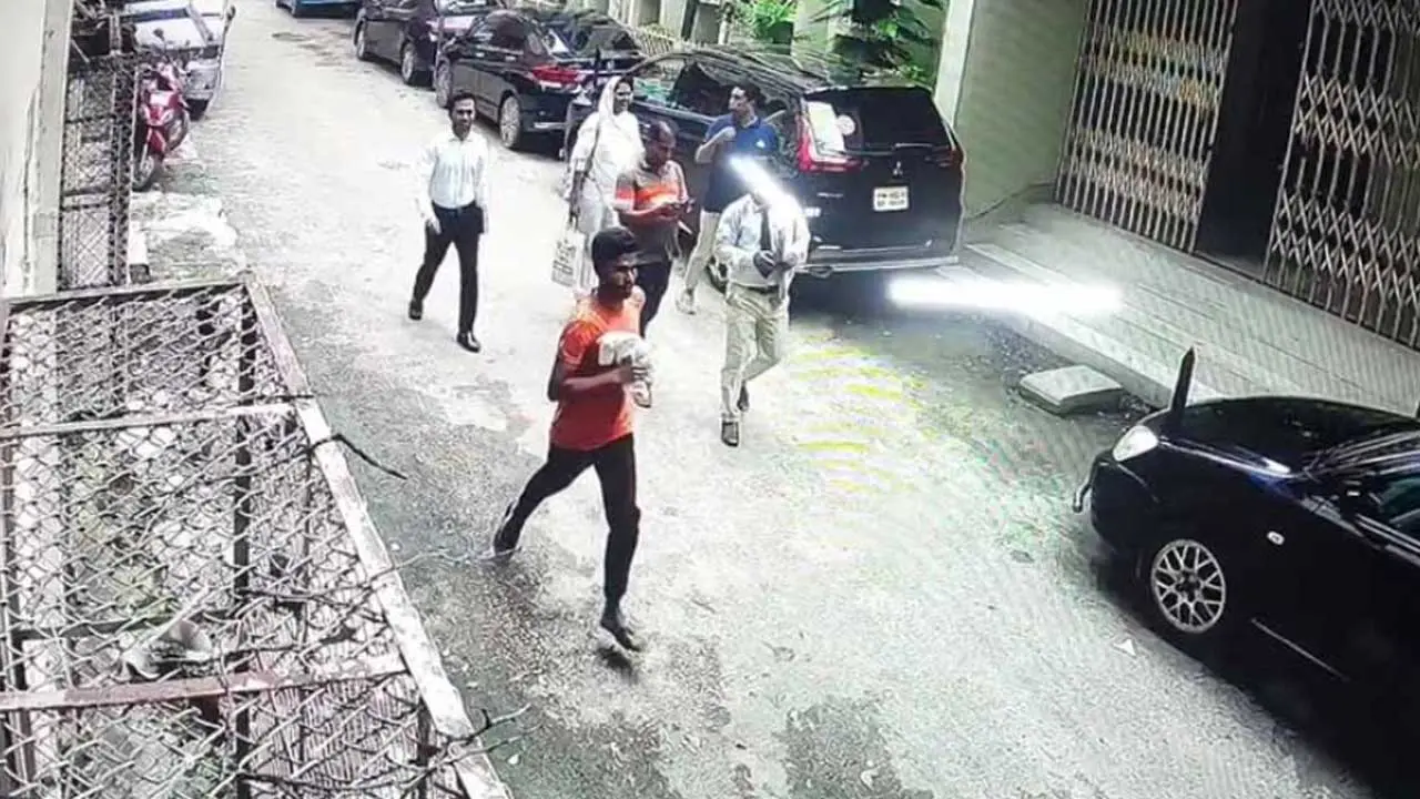 ঢাকার আদালত থেকে হত্যা মামলার আসামির পলায়ন
